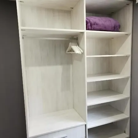 Apartment Great Location With Free Private Parking *